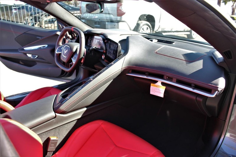 Chevrolet Corvette Vehicle Full-screen Gallery Image 12