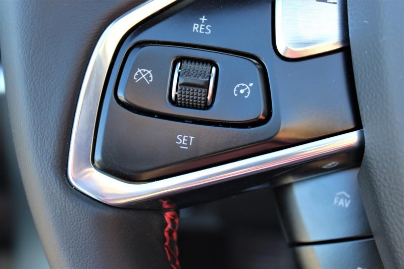 Chevrolet Corvette Vehicle Full-screen Gallery Image 13