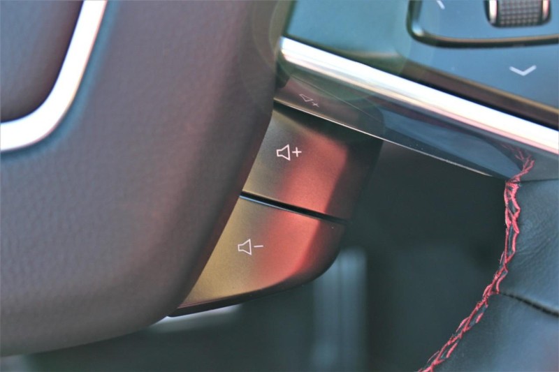 Chevrolet Corvette Vehicle Full-screen Gallery Image 15