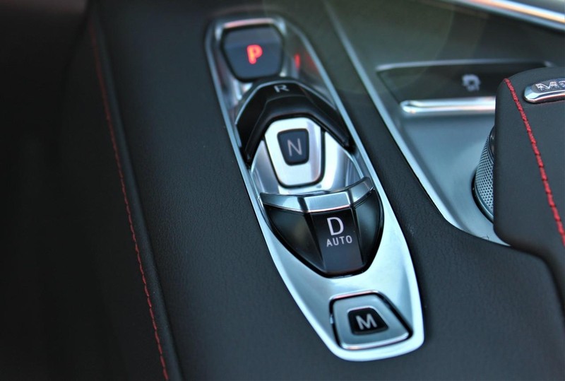 Chevrolet Corvette Vehicle Full-screen Gallery Image 20