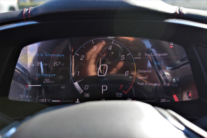 Chevrolet Corvette Vehicle Full-screen Gallery Image 25