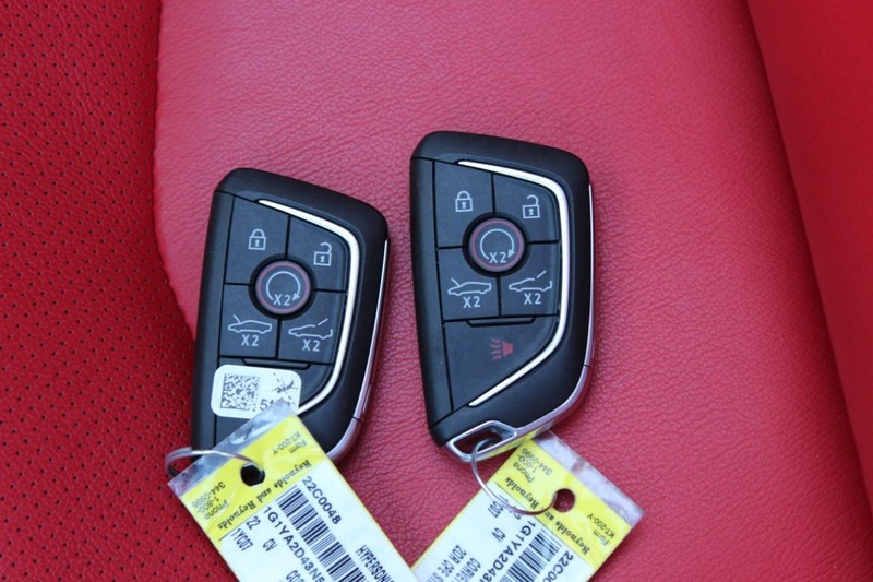 Chevrolet Corvette Vehicle Full-screen Gallery Image 29