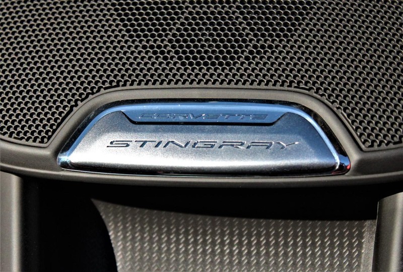 Chevrolet Corvette Vehicle Full-screen Gallery Image 30