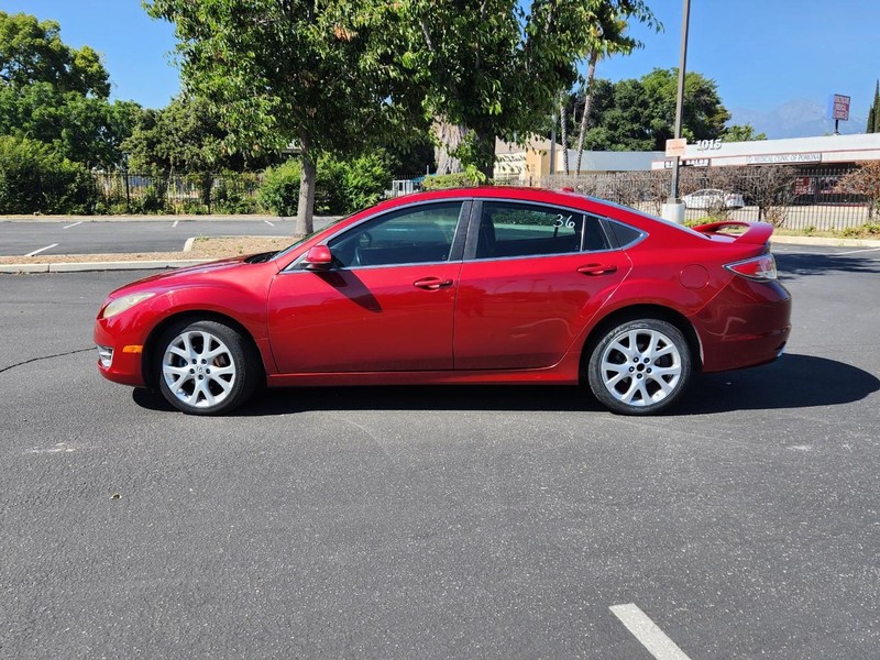 Mazda MAZDA6 Vehicle Full-screen Gallery Image 02