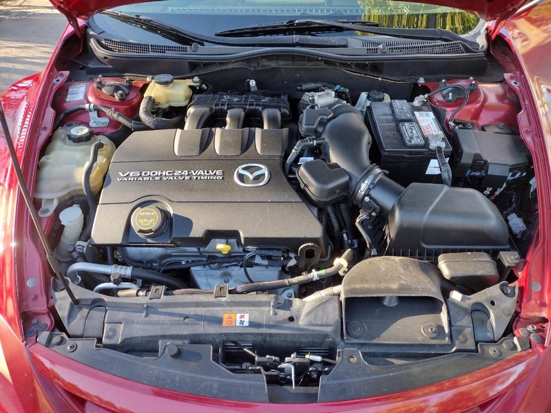 Mazda MAZDA6 Vehicle Full-screen Gallery Image 06