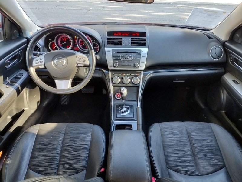 Mazda MAZDA6 Vehicle Full-screen Gallery Image 09