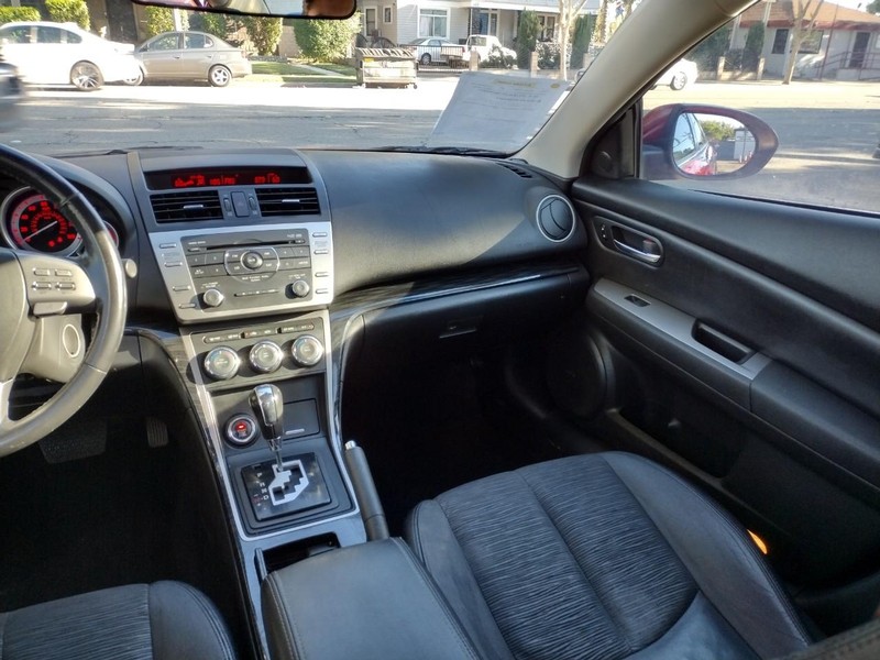 Mazda MAZDA6 Vehicle Full-screen Gallery Image 15