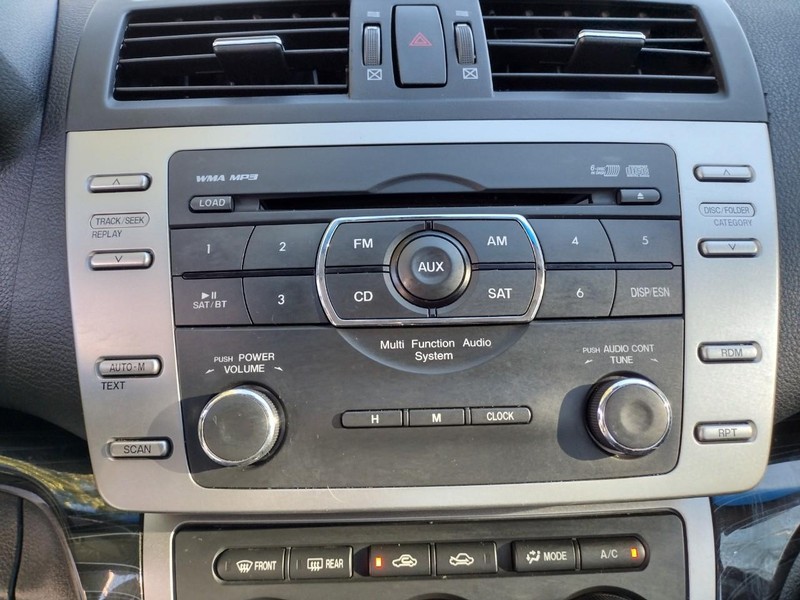 Mazda MAZDA6 Vehicle Full-screen Gallery Image 22