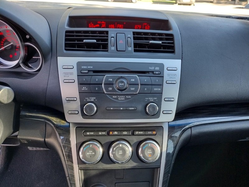 Mazda MAZDA6 Vehicle Full-screen Gallery Image 23