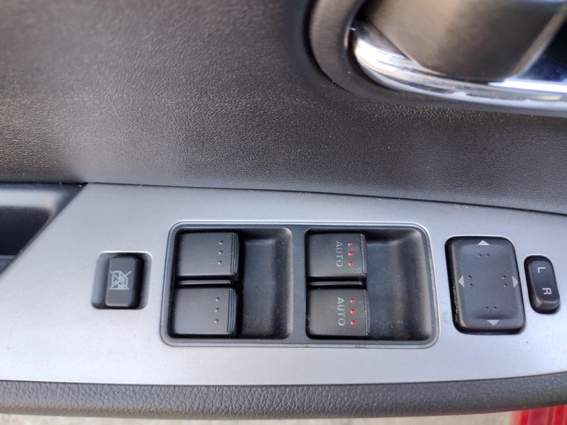 Mazda MAZDA6 Vehicle Full-screen Gallery Image 26