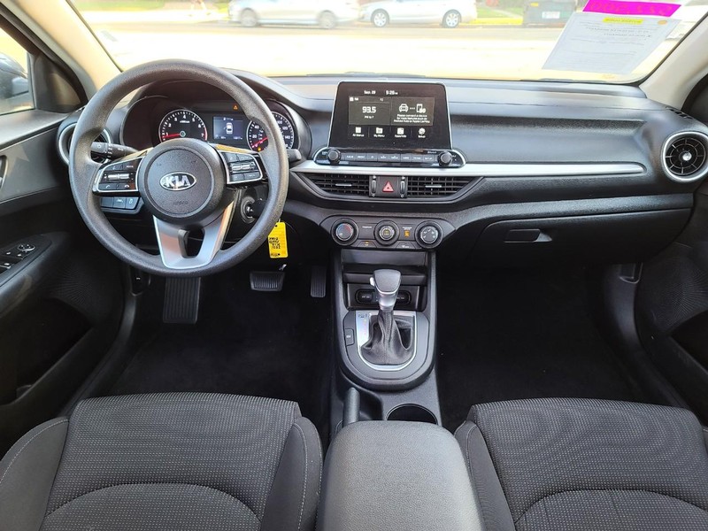 Kia Forte Vehicle Full-screen Gallery Image 20