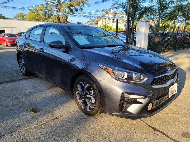 Kia Forte Vehicle Full-screen Gallery Image 27