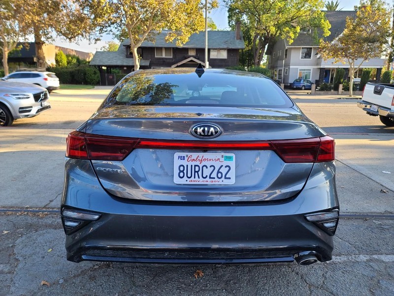 Kia Forte Vehicle Full-screen Gallery Image 33