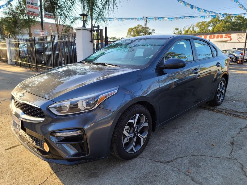 Kia Forte Vehicle Full-screen Gallery Image 35