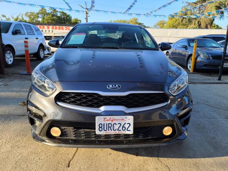 Kia Forte Vehicle Full-screen Gallery Image 36