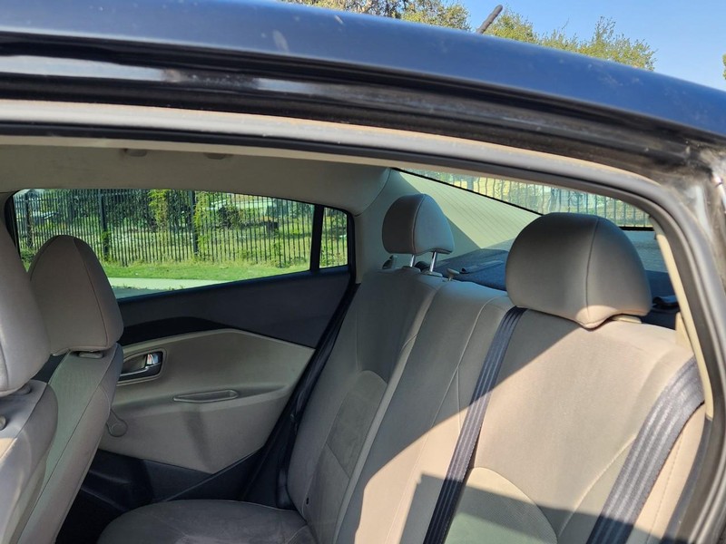 Kia Rio Vehicle Full-screen Gallery Image 07