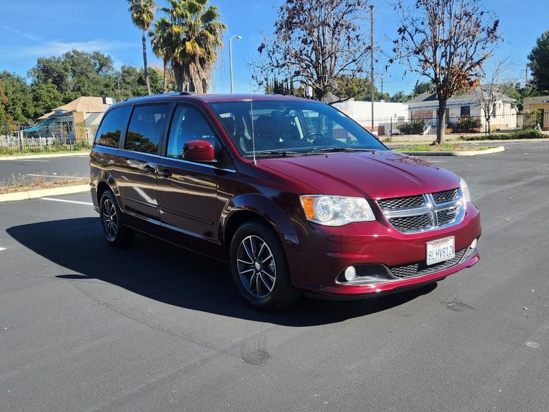 Dodge Grand Caravan Vehicle Full-screen Gallery Image 08