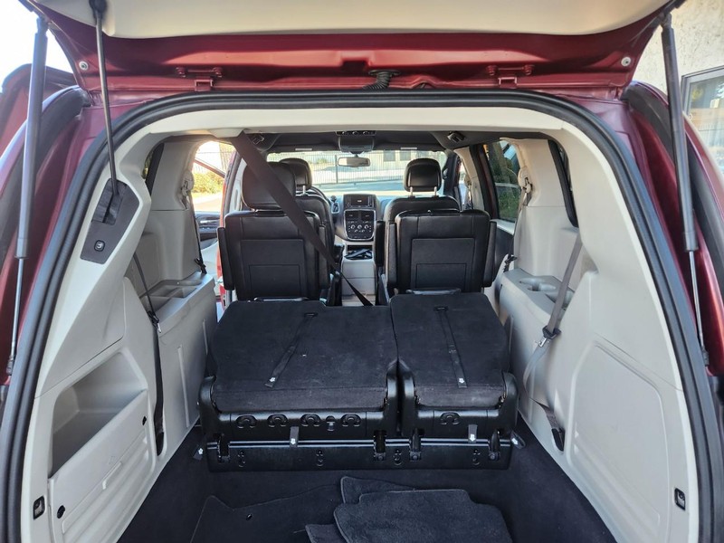 Dodge Grand Caravan Vehicle Full-screen Gallery Image 17