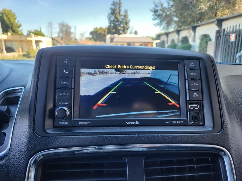 Dodge Grand Caravan Vehicle Full-screen Gallery Image 32