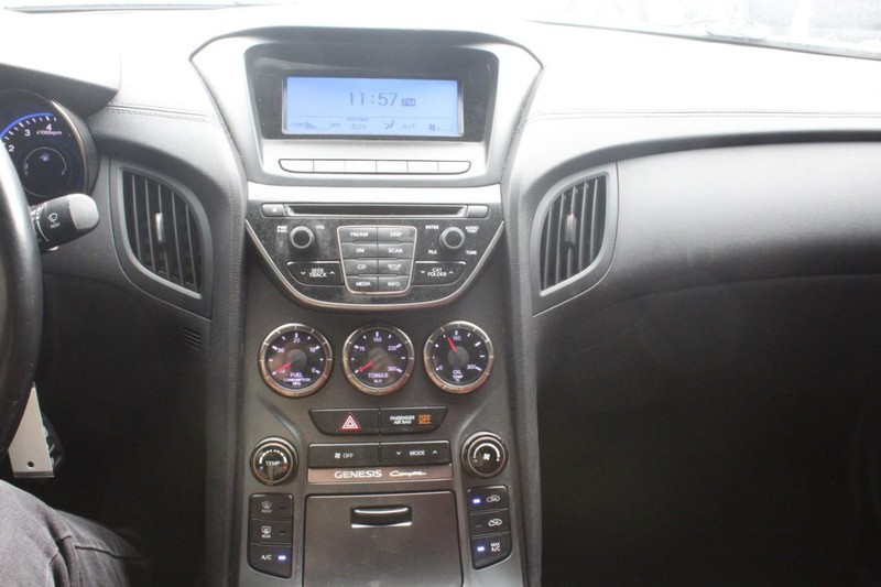 2013 Hyundai Genesis Coupe 3.8 R-Spec photo