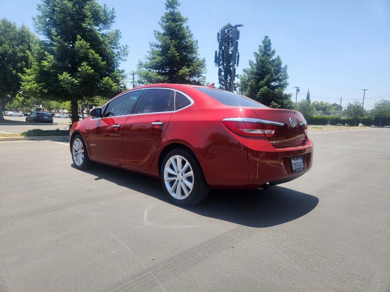 Buick Verano Vehicle Full-screen Gallery Image 02