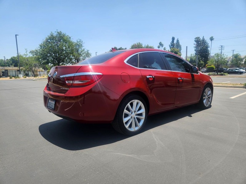 Buick Verano Vehicle Full-screen Gallery Image 03