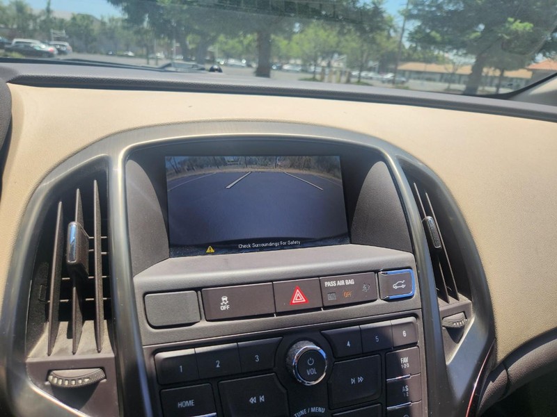 Buick Verano Vehicle Full-screen Gallery Image 07