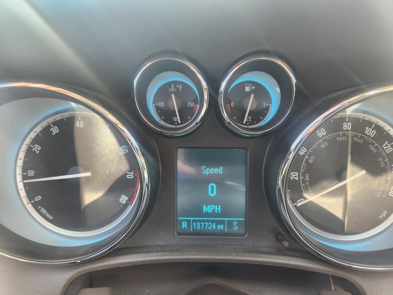 Buick Verano Vehicle Full-screen Gallery Image 09