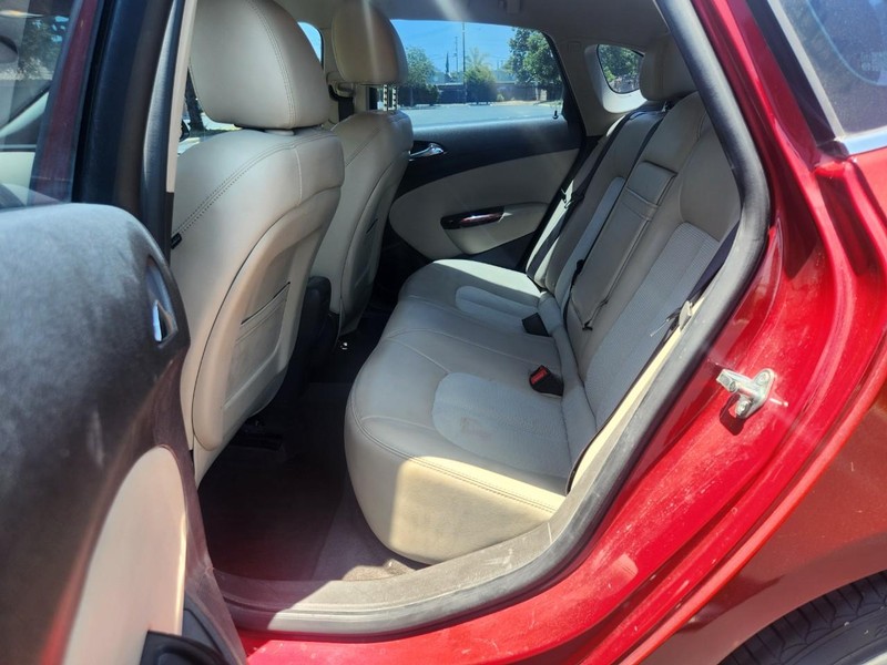 Buick Verano Vehicle Full-screen Gallery Image 11