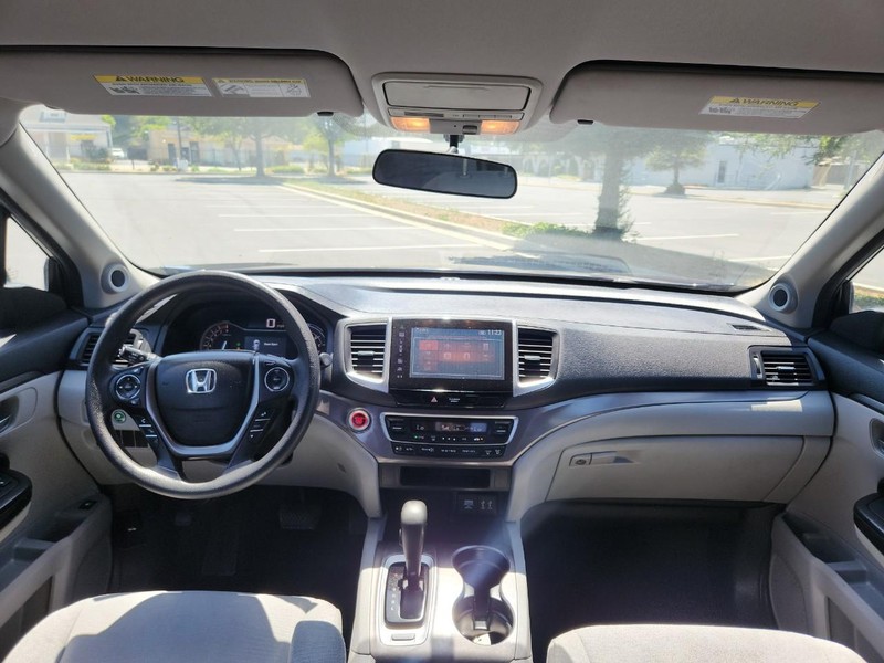 Honda Pilot Vehicle Full-screen Gallery Image 10