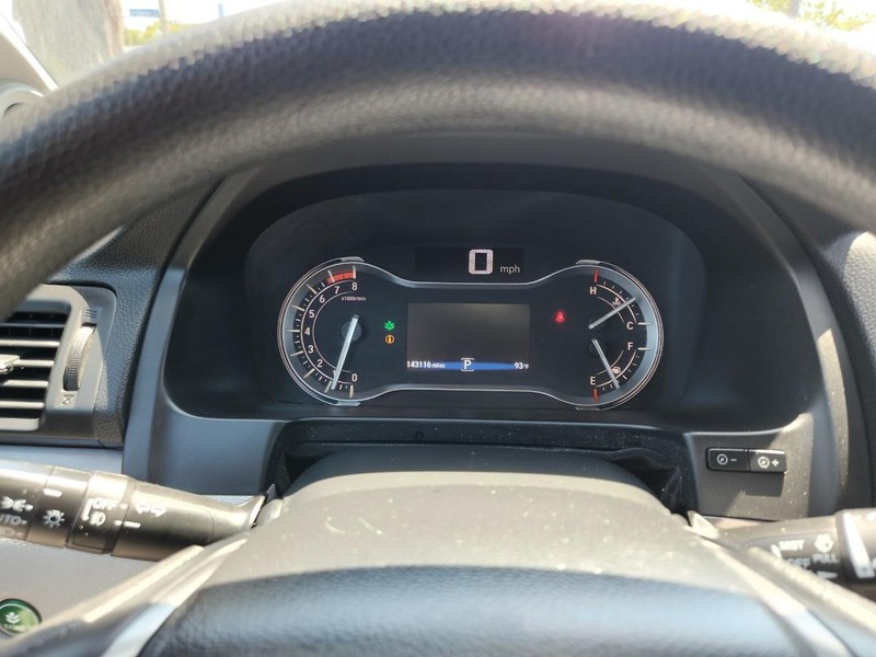 Honda Pilot Vehicle Full-screen Gallery Image 12