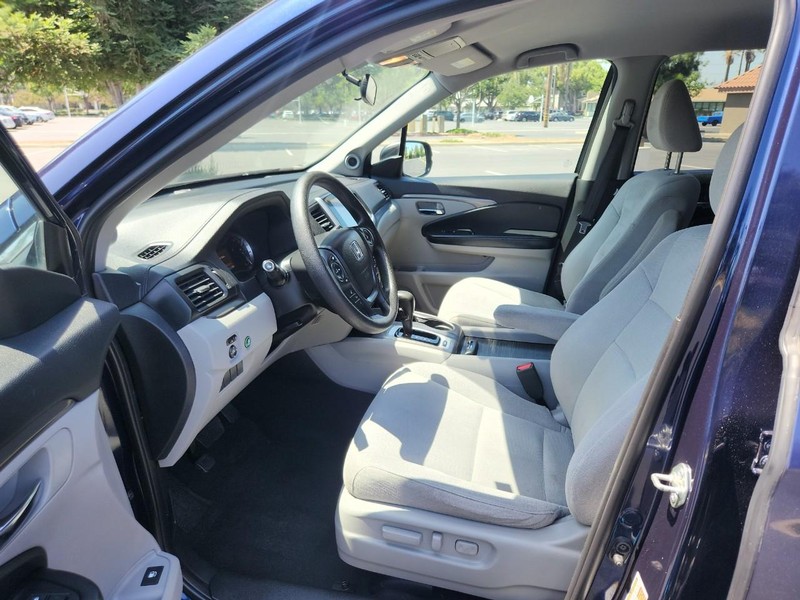 Honda Pilot Vehicle Full-screen Gallery Image 13