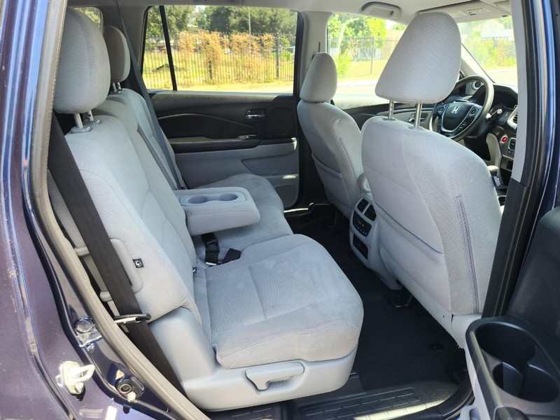 Honda Pilot Vehicle Full-screen Gallery Image 17