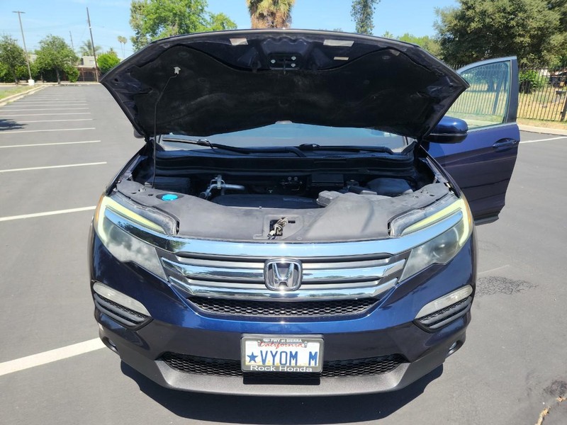 Honda Pilot Vehicle Full-screen Gallery Image 19