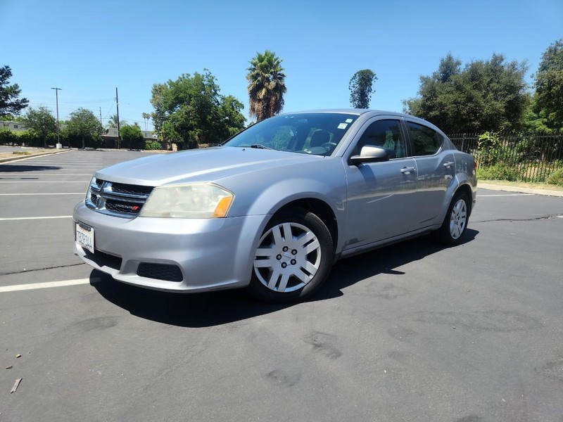 Dodge Avenger Vehicle Full-screen Gallery Image 17