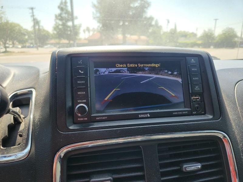 Dodge Grand Caravan Vehicle Full-screen Gallery Image 08