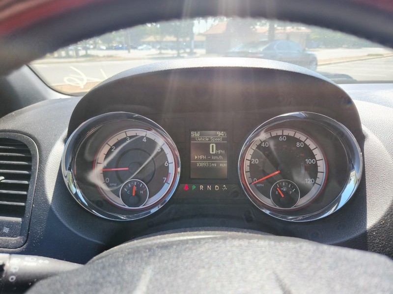 Dodge Grand Caravan Vehicle Full-screen Gallery Image 09