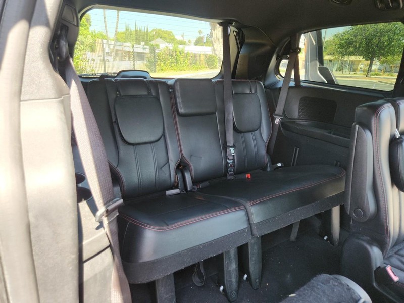 Dodge Grand Caravan Vehicle Full-screen Gallery Image 14