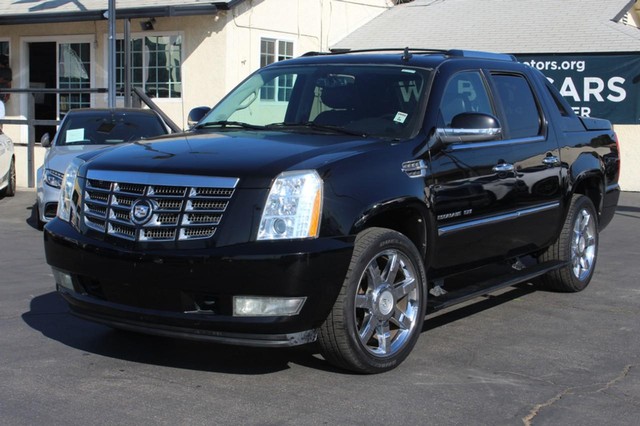 more details - cadillac escalade ext