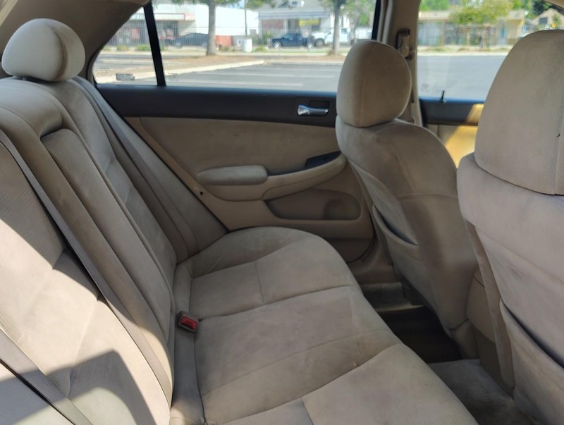 Honda Accord Sedan Vehicle Full-screen Gallery Image 12