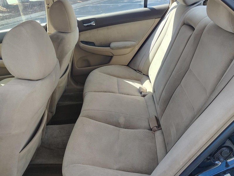 Honda Accord Sedan Vehicle Full-screen Gallery Image 13