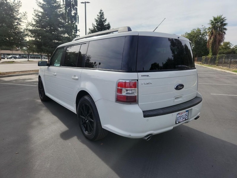 Ford Flex Vehicle Full-screen Gallery Image 03