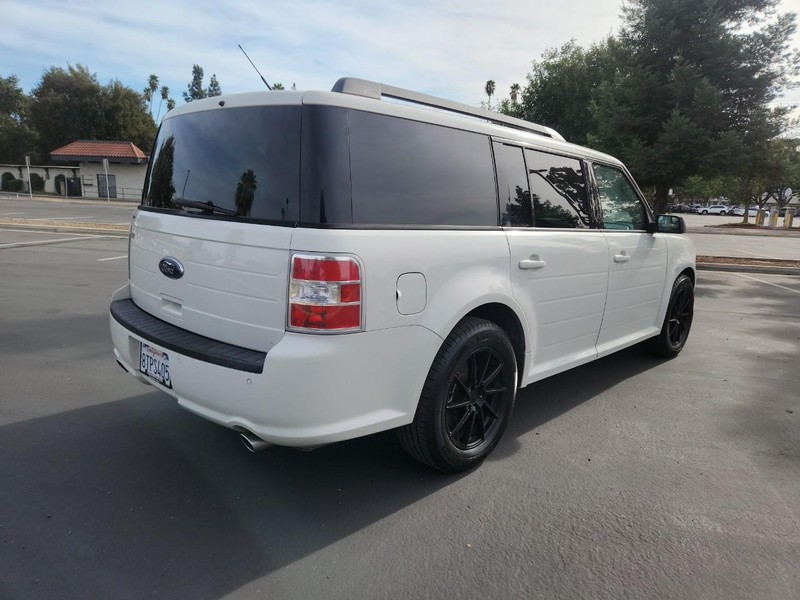 Ford Flex Vehicle Full-screen Gallery Image 05