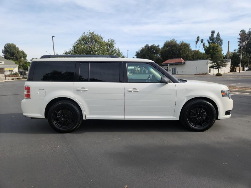 Ford Flex Vehicle Full-screen Gallery Image 06