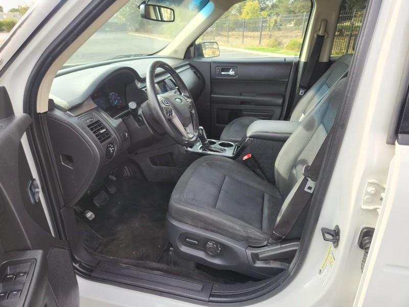 Ford Flex Vehicle Full-screen Gallery Image 11