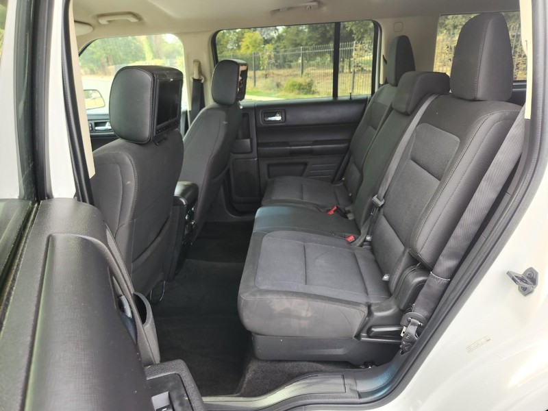 Ford Flex Vehicle Full-screen Gallery Image 12