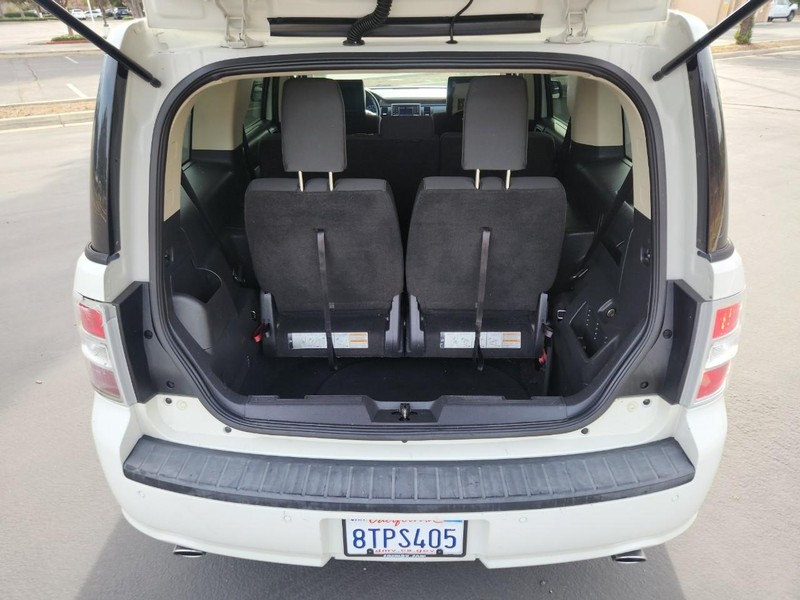 Ford Flex Vehicle Full-screen Gallery Image 14