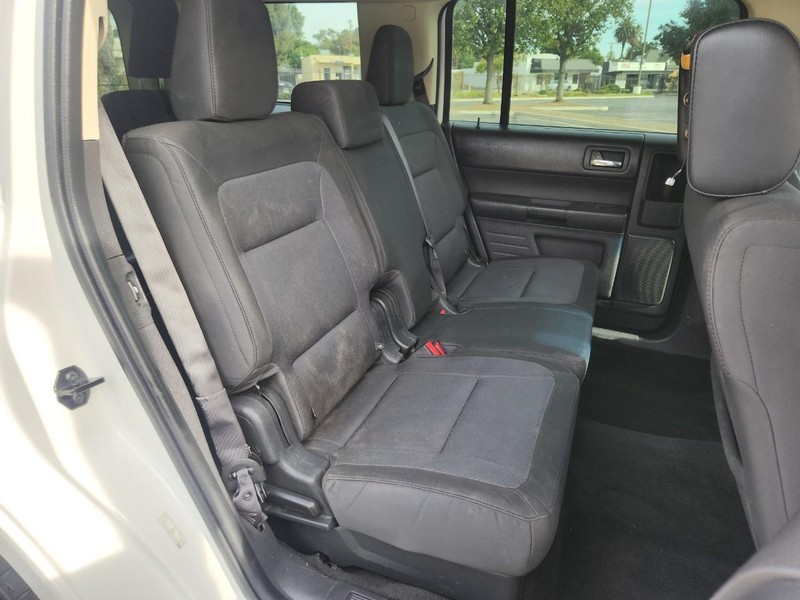 Ford Flex Vehicle Full-screen Gallery Image 17