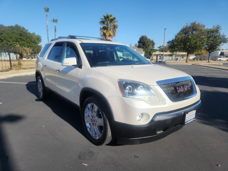 GMC Acadia Vehicle Full-screen Gallery Image 07