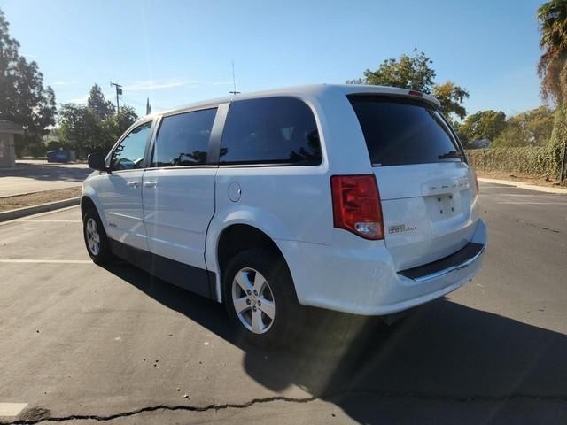Dodge Grand Caravan Vehicle Full-screen Gallery Image 04